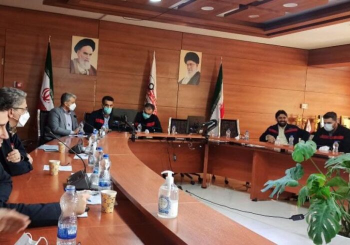 جلسه بررسی عملکرد شش ماهه شرکت فولاد اکسین خوزستان برگزار شد