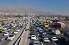 رئیس پلیس راه خوزستان تعداد تردد‌های روزانه در جاده‌های استان از آغاز سفر‌های نوروزی را یک میلیون و ۲۰۰ هزار مورد اعلام کرد.