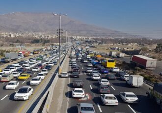 رئیس پلیس راه خوزستان تعداد تردد‌های روزانه در جاده‌های استان از آغاز سفر‌های نوروزی را یک میلیون و ۲۰۰ هزار مورد اعلام کرد.